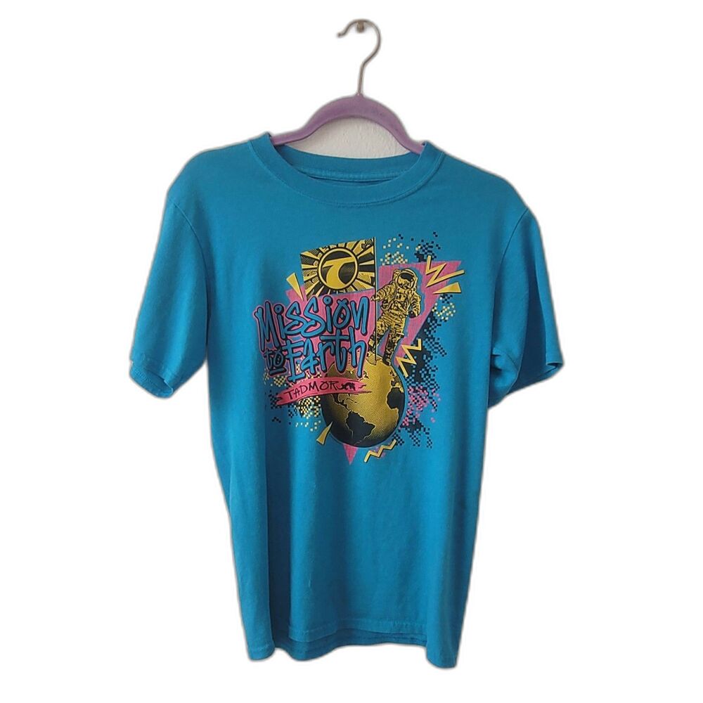 "MISSION TO EARTH" GRAPHIC SHIRT